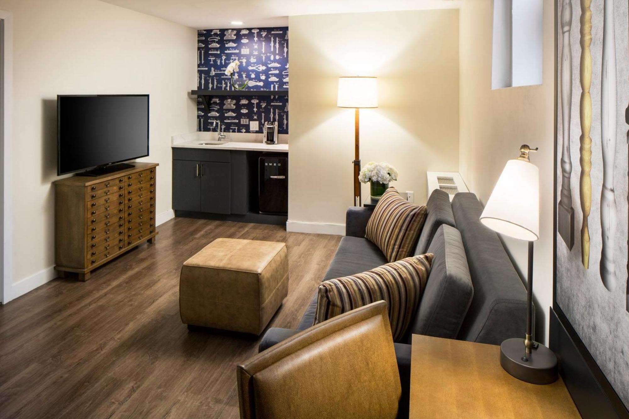 Queen Suite