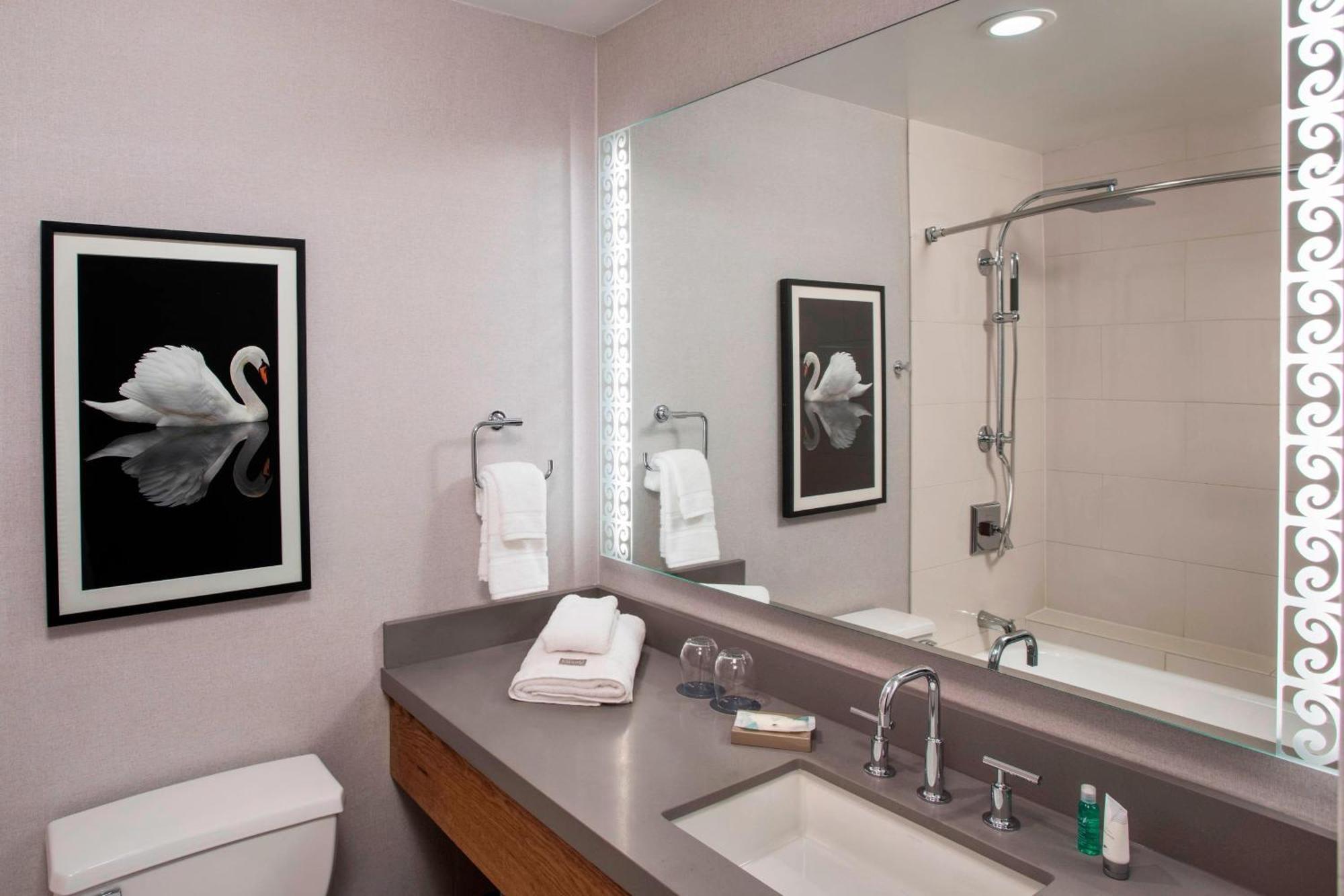 Traditional Guest Room, Guest room, 2 Queen