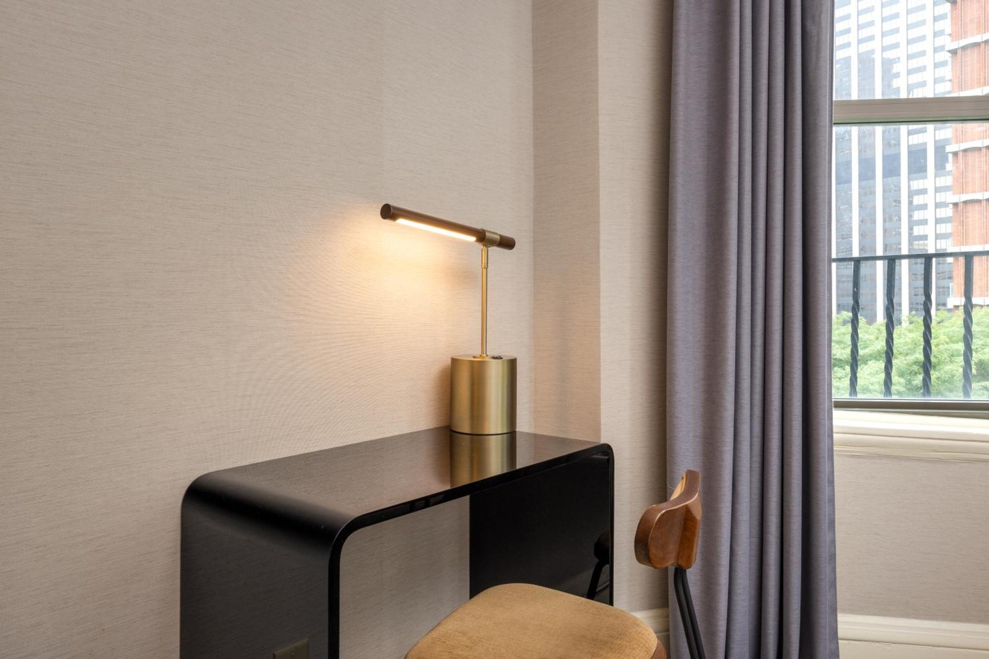 Queen Room,1632988441:JPEG