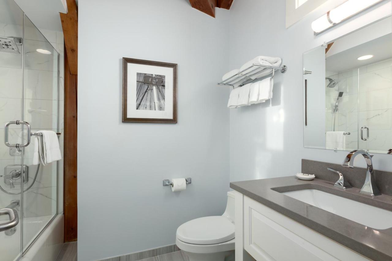 Penthouse,695324085:JPEG