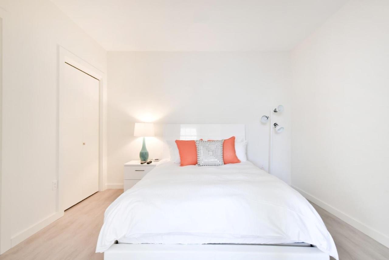 Deluxe Queen Suite