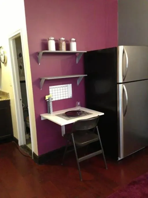 Downtown Studio Apt, Lots Of Natural Light-1