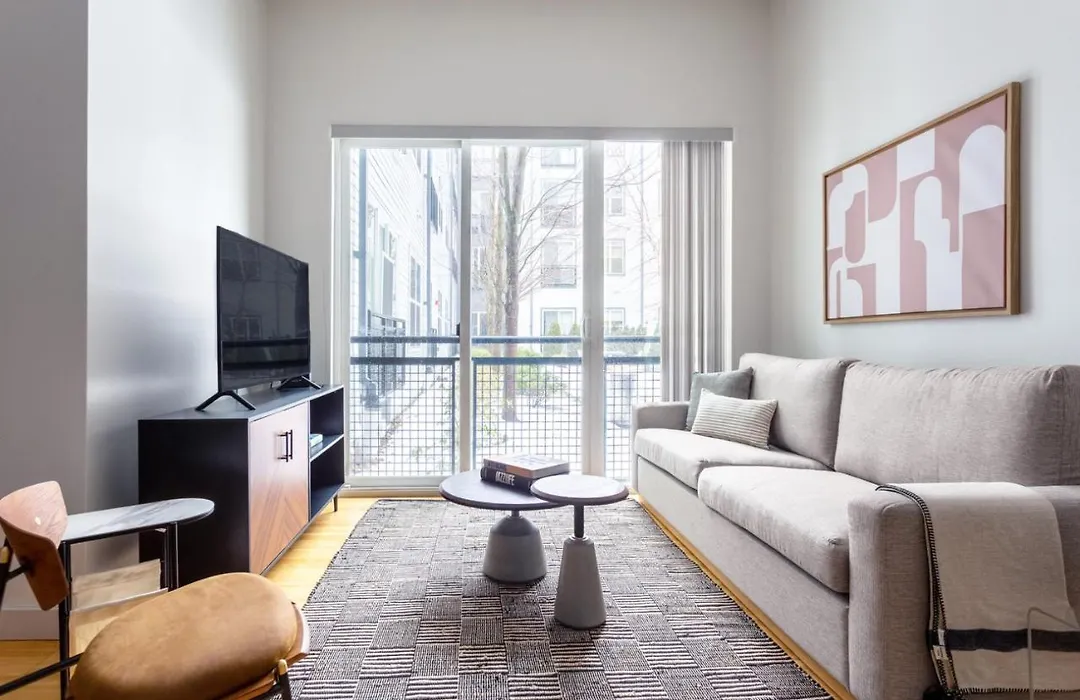 S Boston 1Br W Gym Wd By Seaport Lawn On D Bos-335-1
