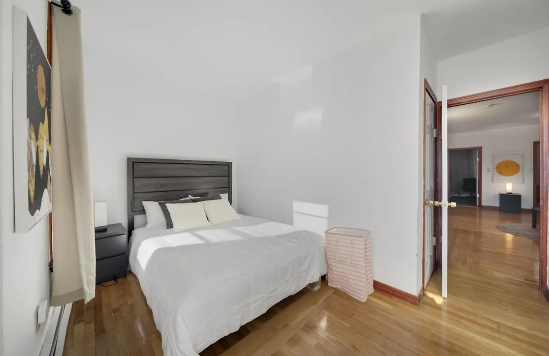 Simply Furnished 3Br1Bth In The South End-1