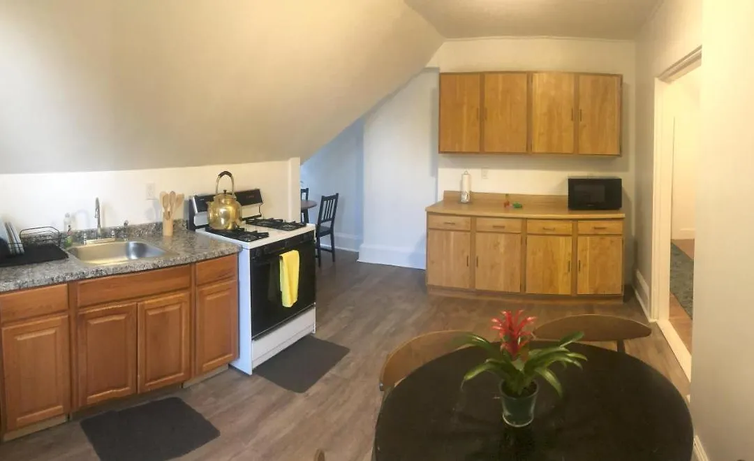 Cozy 2 Bedroom Private Apartment-1
