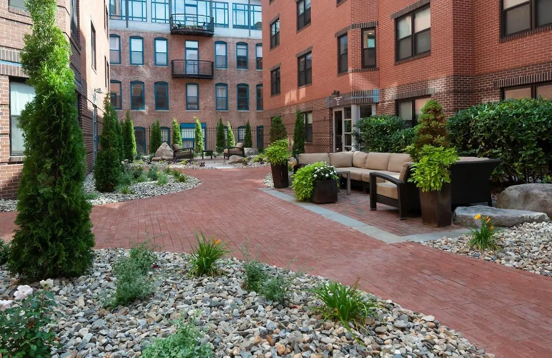 Back Bay 1Br W Rooftop Gym Nr Shops Dining Bos-896-1