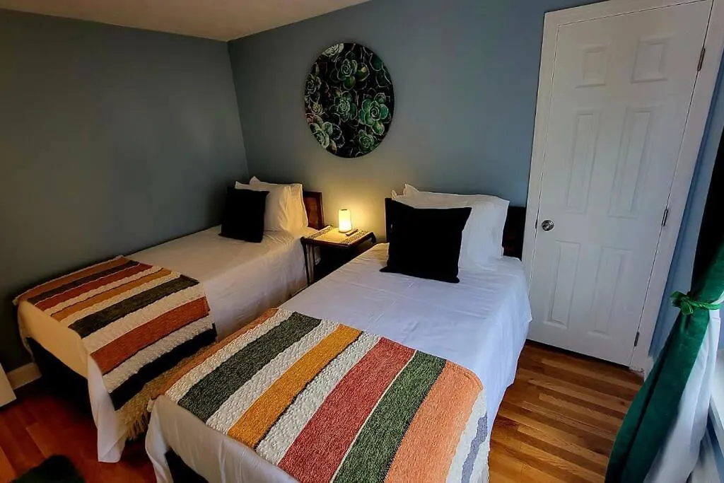 Unique & Peaceful Boston Home, Ideal For 2026 World Cup Visitor, Free Parking-1
