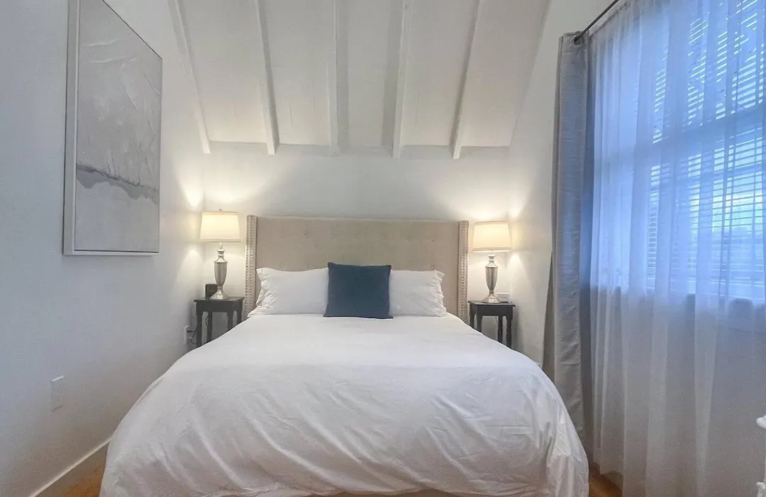 Modern, Newly Renovated 3Bed, 2Bath, Steps To Mbta-1