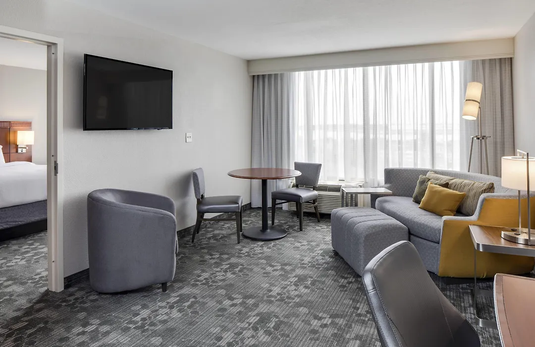 Courtyard By Marriott Boston Logan Airport-1