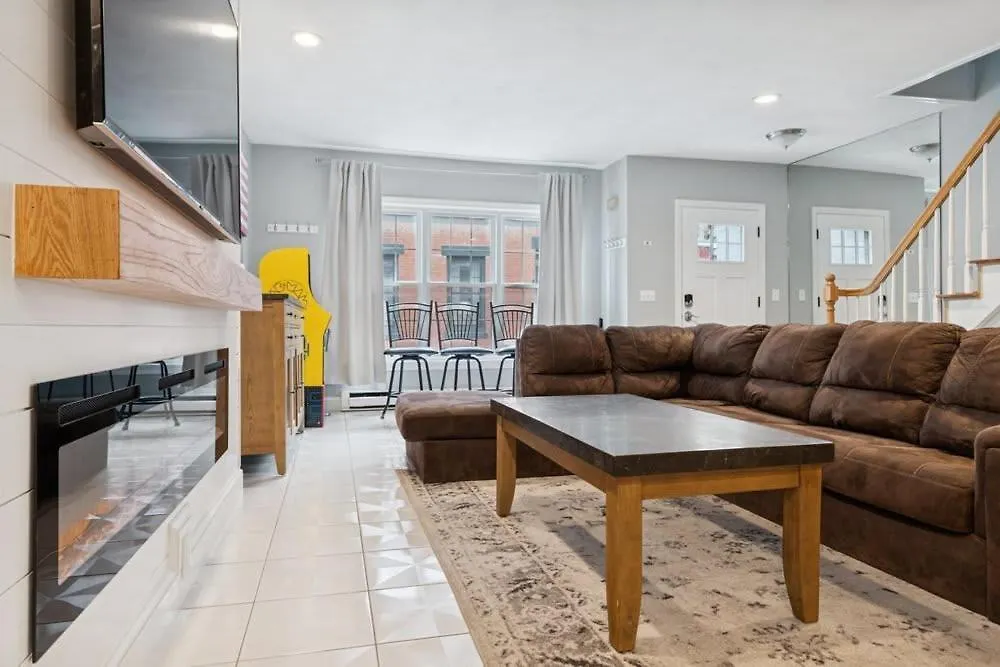 Heart Of Southie - Hot Tub + Walk To Top Bars-1