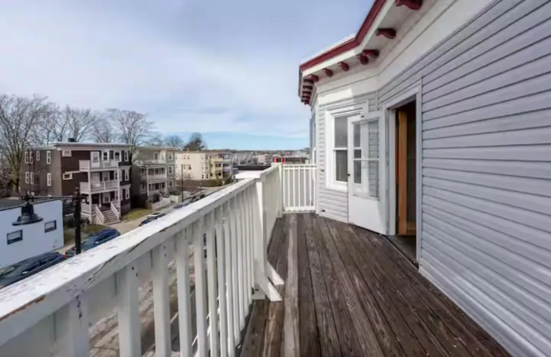 Vibrant 4Br Boston Apt - Balcony, Bathtub, Tv Near I-95 & Pet Friendly 903-1