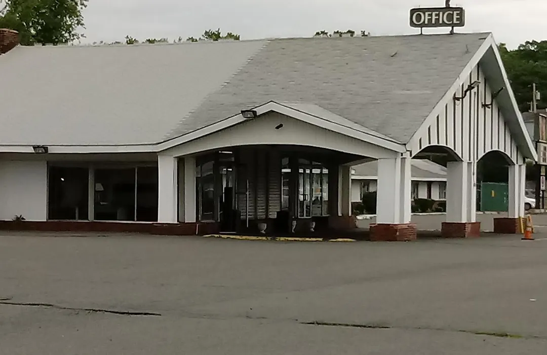 Town Line Inn-1