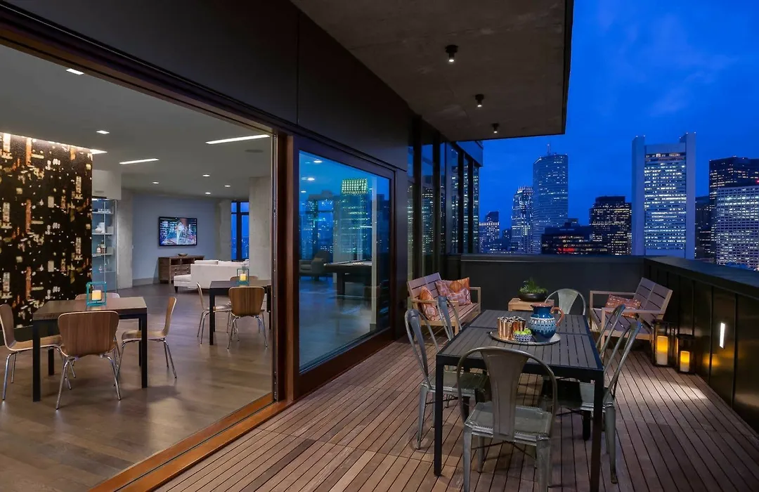 Global Luxury Suites At Seaport-1
