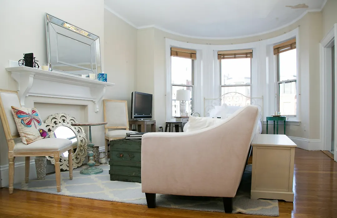Charming Studio In Back Bay By Sonder-1