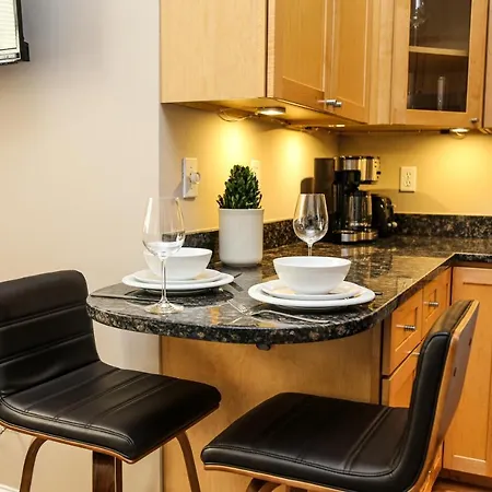 Stylish 2 Bedroom In South End-3