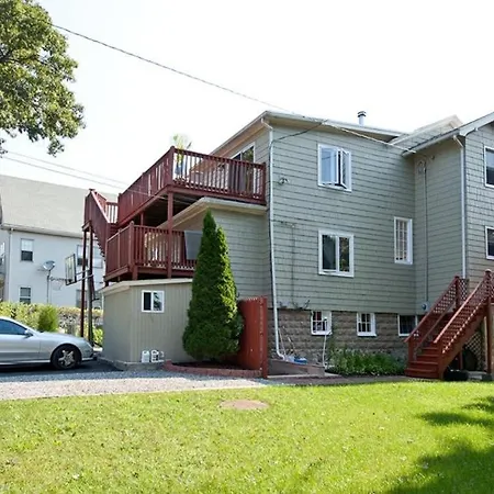 Modern Beautiful Apartment-5 Beds-Full Kitchen-Parking-Super Clean-Great For Groups-2