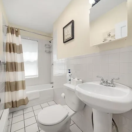 Newly Renovated 2Br1Ba Apt At The Boston City-3