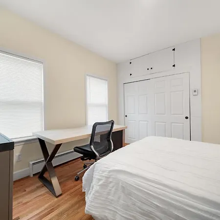 Newly Renovated 2Br1Ba Apt At The Boston City-2