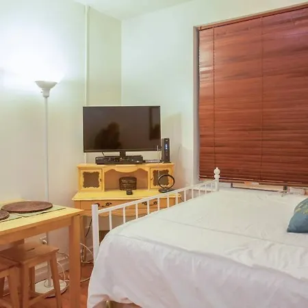 Downtown Studio Apt, Near Grocery And Hospitals-2