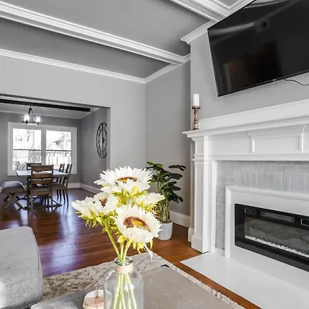 Cozy 4Br 2Bh Apt In Near Bu-3