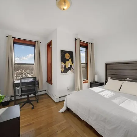 Simply Furnished 3Br1Bth In The South End-2