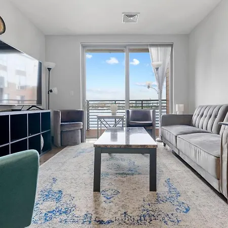 Cozy And Beautiful 1Br Ocean View With Balcony-2