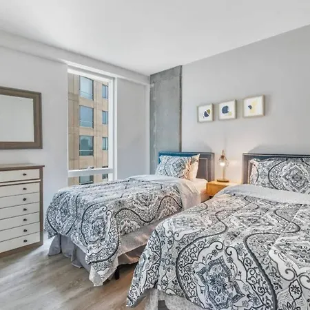 Luxurious 2-Bed 2-Bath Apartment In Fenway Heart-3