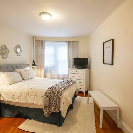 Sunny & Bright 1Br, Longwood Medical Hospitals-2
