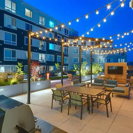 Luxury Water Front 2Bd/2Ba-3
