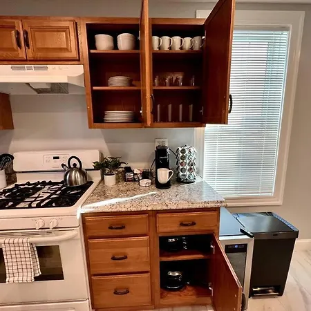 Jxn Services Bnb - Your Home Away From Home!-2