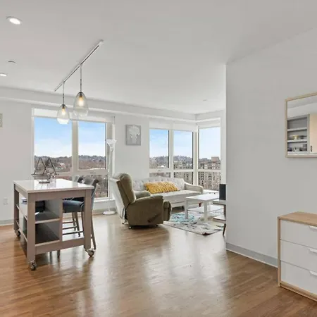 Outstanding Luxury 2Br 2Ba Apartment-2