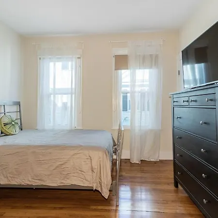 Modern 3Br With A Great Home Office & Patio Near Hospitals-3