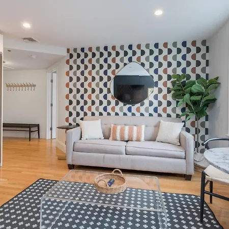 West Broadway Quarters By Thatch-3