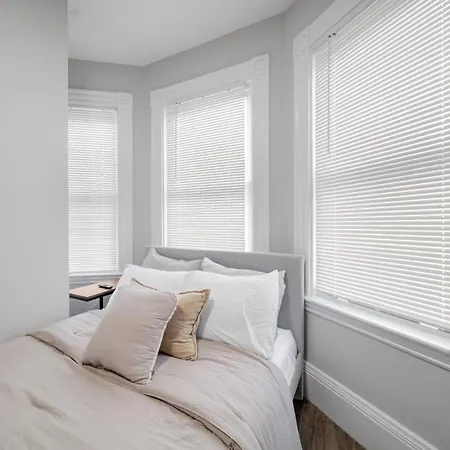 4Br 1Bh Apt In South Boston Near Old Harbor Beach Private Rooms-2