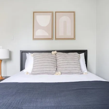 Longwood 2Br Nr Green Orange T Lines Bos-651-2