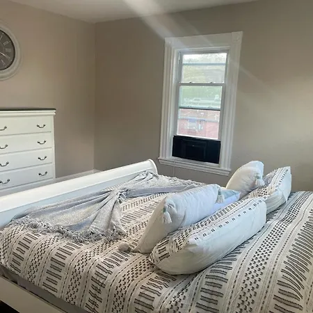 Rare Find*Convenient Downtown Location Private Room Available*-2