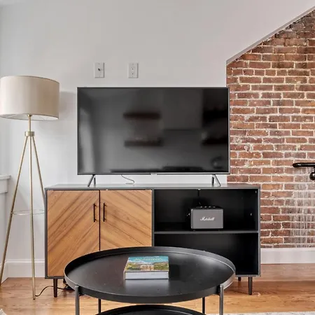 S End 1Br W Roof Wd Nr Restaurants Bos-582-2