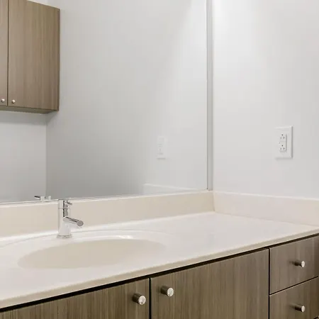E Cambridge 2Br W Gym Wd Nr Lechmere T Bos-635-2