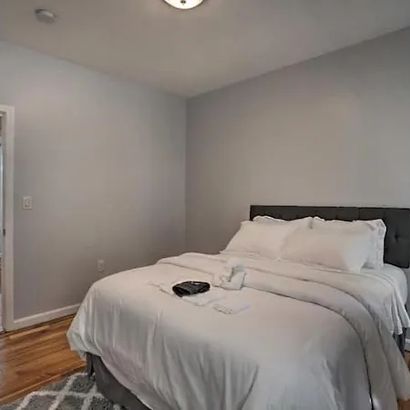 Astonishing 4Br Bright *Apt With Modern Amenities!-3