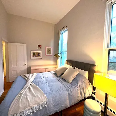 Unique Townhouse In Boston-2