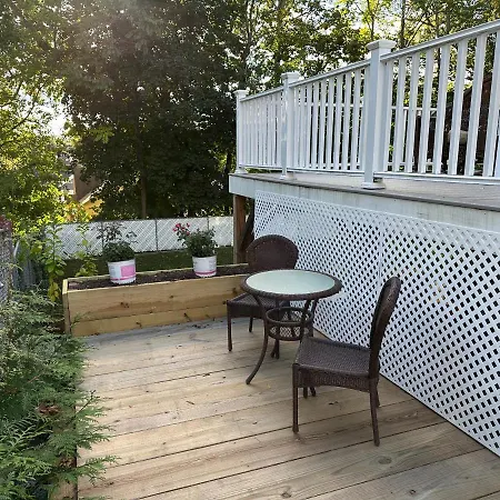 Room In Single Family House - Suburban Neighborhood In Boston-3