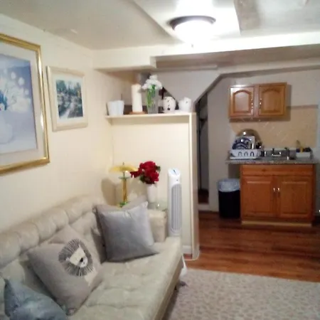 Two Bedroom Basement Unit In A Convenient Location-2