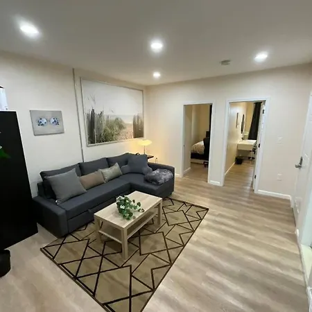 Furnished 3-Bed 1-Bath Private Apt In South End-3