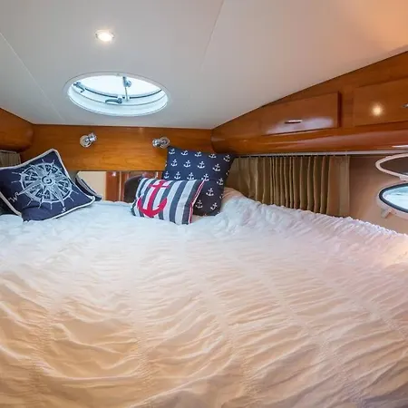 Sea Pearl Boston Yacht-2