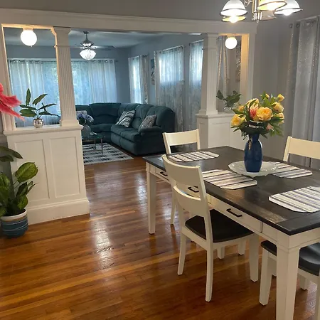 Boston Luxury 2 Bedroom Private Condo-3