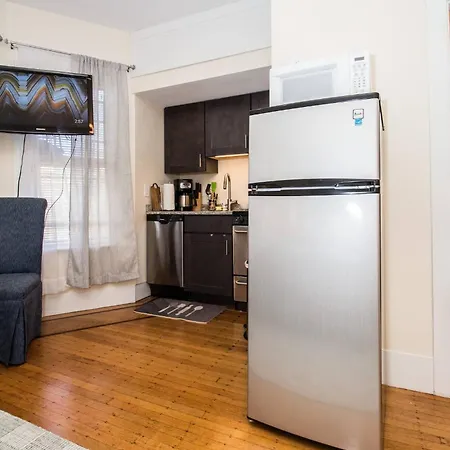 Renovated, Sunny, Spacious Studio In Boston-2