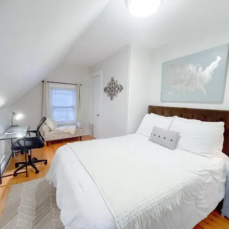 Modern, Newly Renovated 3Bed, 2Bath, Steps To Mbta-3