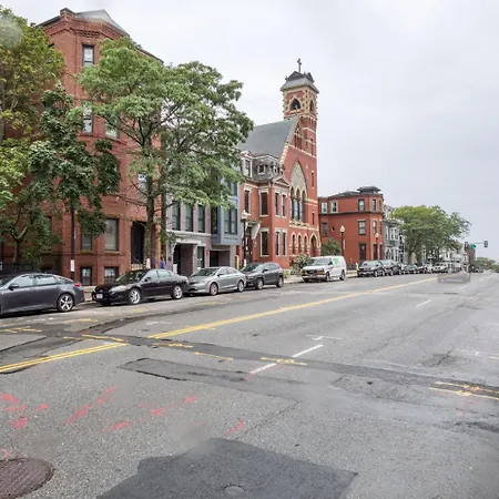 Well-Located S Boston 1Br On E Broadway Bos-474-3