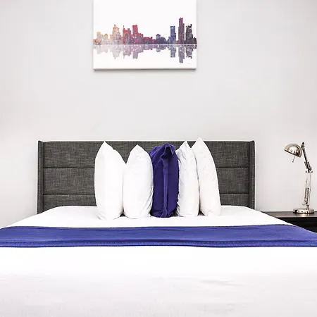 Large Stylish Newbury Street Studio W/ Kitchen-2