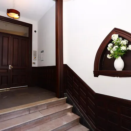 Stylish Studio On Newbury St #3-3